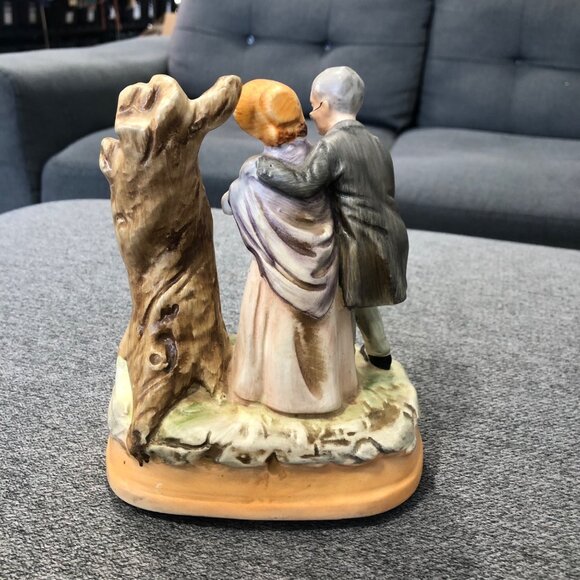 Elderly Couple Tree JS Love Heart Carving Vintage Ceramic Figurine Musical - Picture 3 of 8